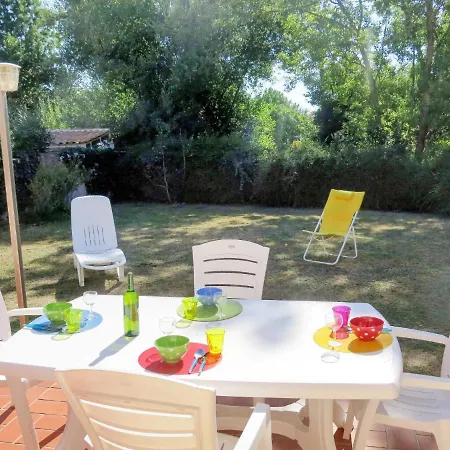Les Franches Holiday home
